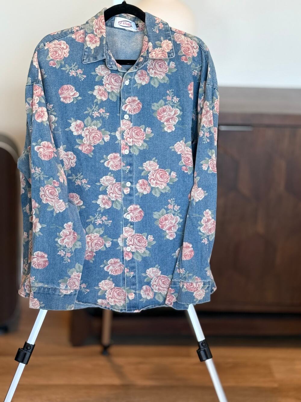 C2 Studios Floral Denim Button Up Shirt - Size Large